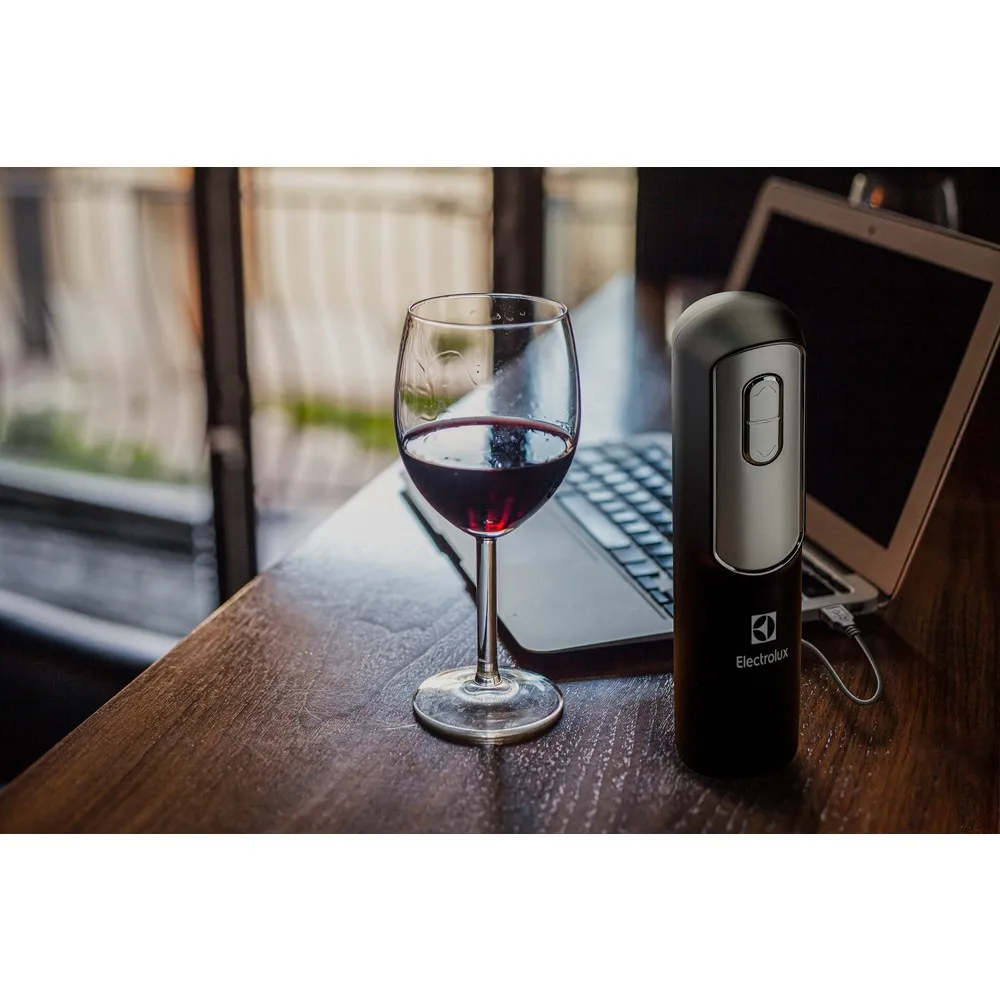 Abridor de Vinho Electrolux Elétrico Automático com Corta Lacres